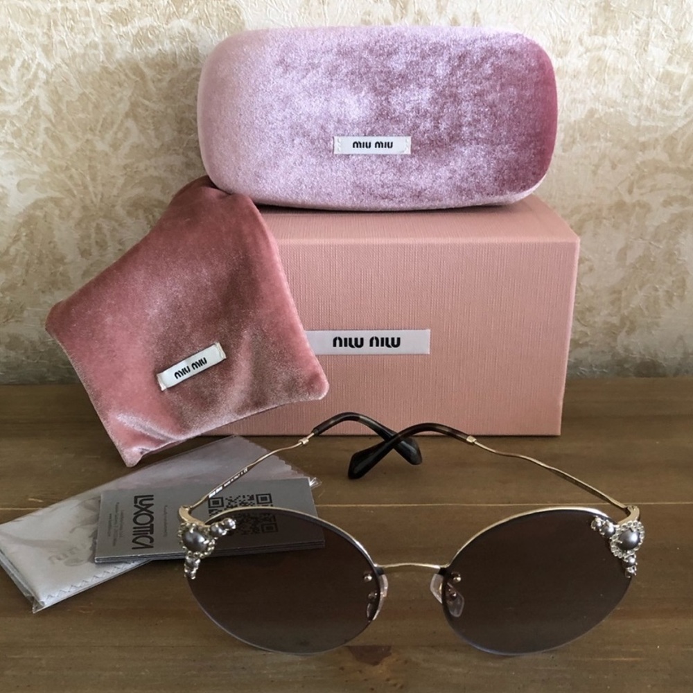 BNWT Miu Miu rounded sunglasses